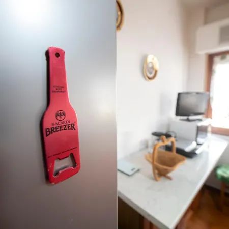 251 - Casa Lorena, 5 Minuti Di Auto Dal Centro E Dal Mare E Spiaggie Di Sestri - Parcheggio Gratis Incluso *