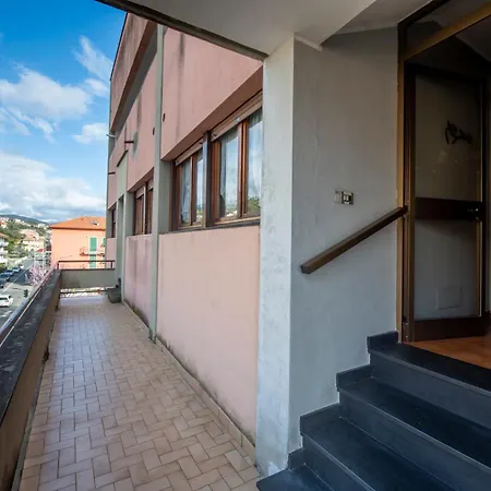 251 - Casa Lorena, 5 Minuti Di Auto Dal Centro E Dal Mare E Spiaggie Di Sestri - Parcheggio Gratis Incluso * Sestri Levante