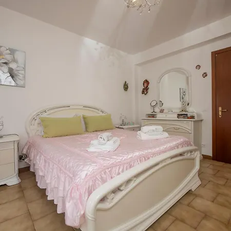 251 - Casa Lorena, 5 Minuti Di Auto Dal Centro E Dal Mare E Spiaggie Di Sestri - Parcheggio Gratis Incluso Apartamento Sestri Levante