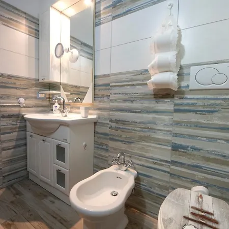 251 - Casa Lorena, 5 Minuti Di Auto Dal Centro E Dal Mare E Spiaggie Di Sestri - Parcheggio Gratis Incluso Sestri Levante