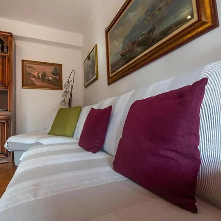 Apartamento 251 - Casa Lorena, 5 Minuti Di Auto Dal Centro E Dal Mare E Spiaggie Di Sestri - Parcheggio Gratis Incluso *