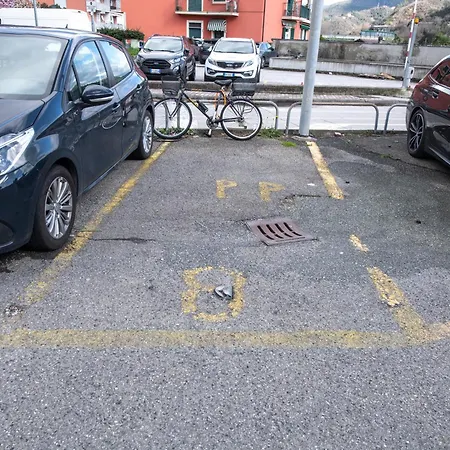 Apartman 251 - Casa Lorena, 5 Minuti Di Auto Dal Centro E Dal Mare E Spiaggie Di Sestri - Parcheggio Gratis Incluso