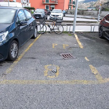 Apartment 251 - Casa Lorena, 5 Minuti Di Auto Dal Centro E Dal Mare E Spiaggie Di Sestri - Parcheggio Gratis Incluso